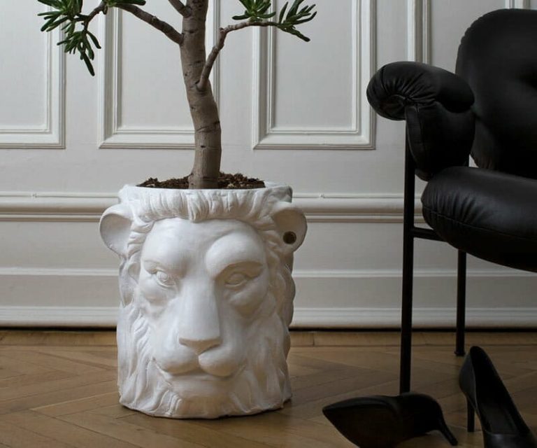 Garden-Glory-Lion-Pot-BIG---White-spadeluxe-2